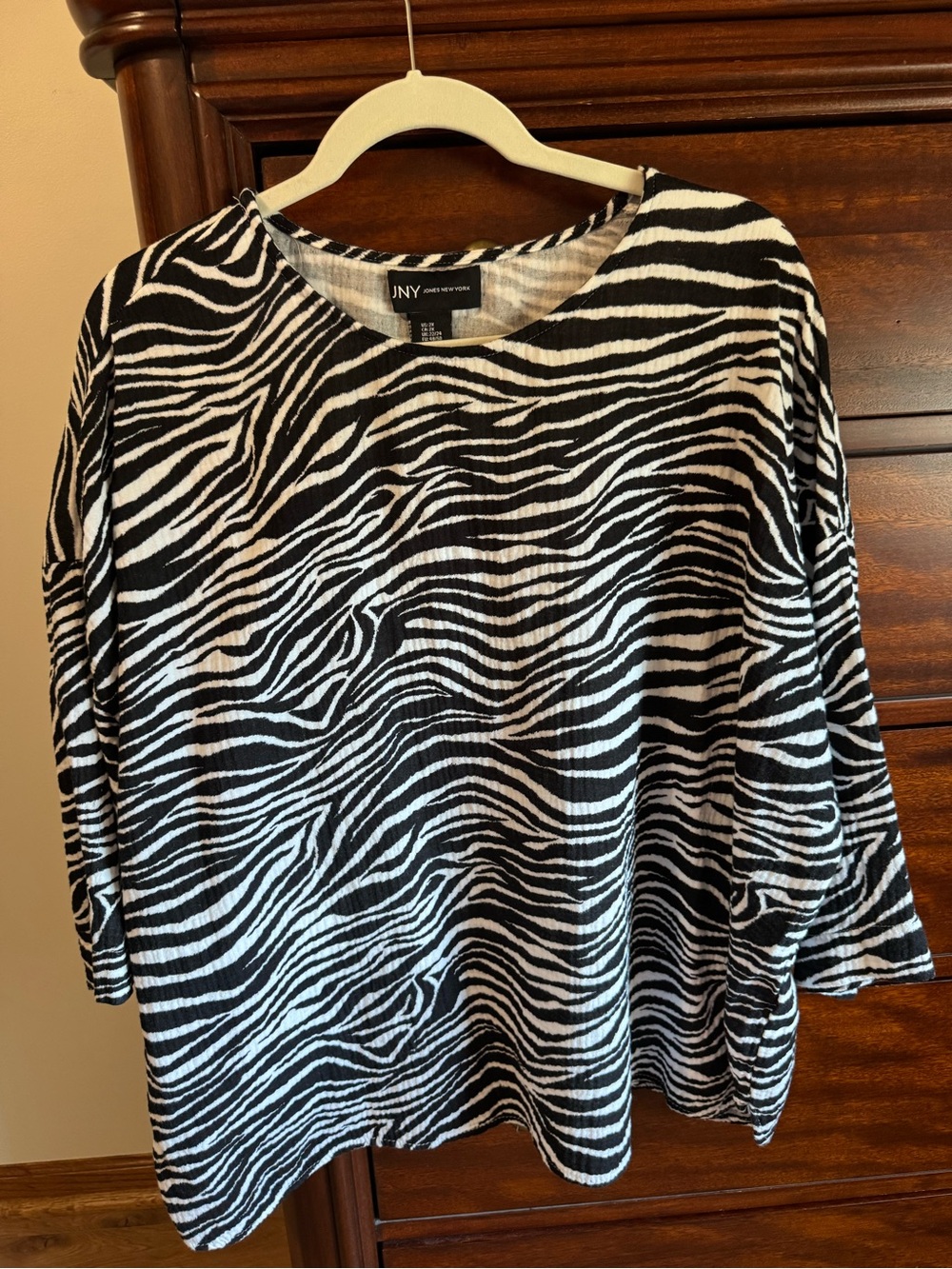 Jones New York Black & White Zebra-Print Long Sleeve Top